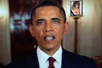 Obama als Vamp mit Blut am Mundwinkel, Totenkopf auf Kravatte und Reißzähnen